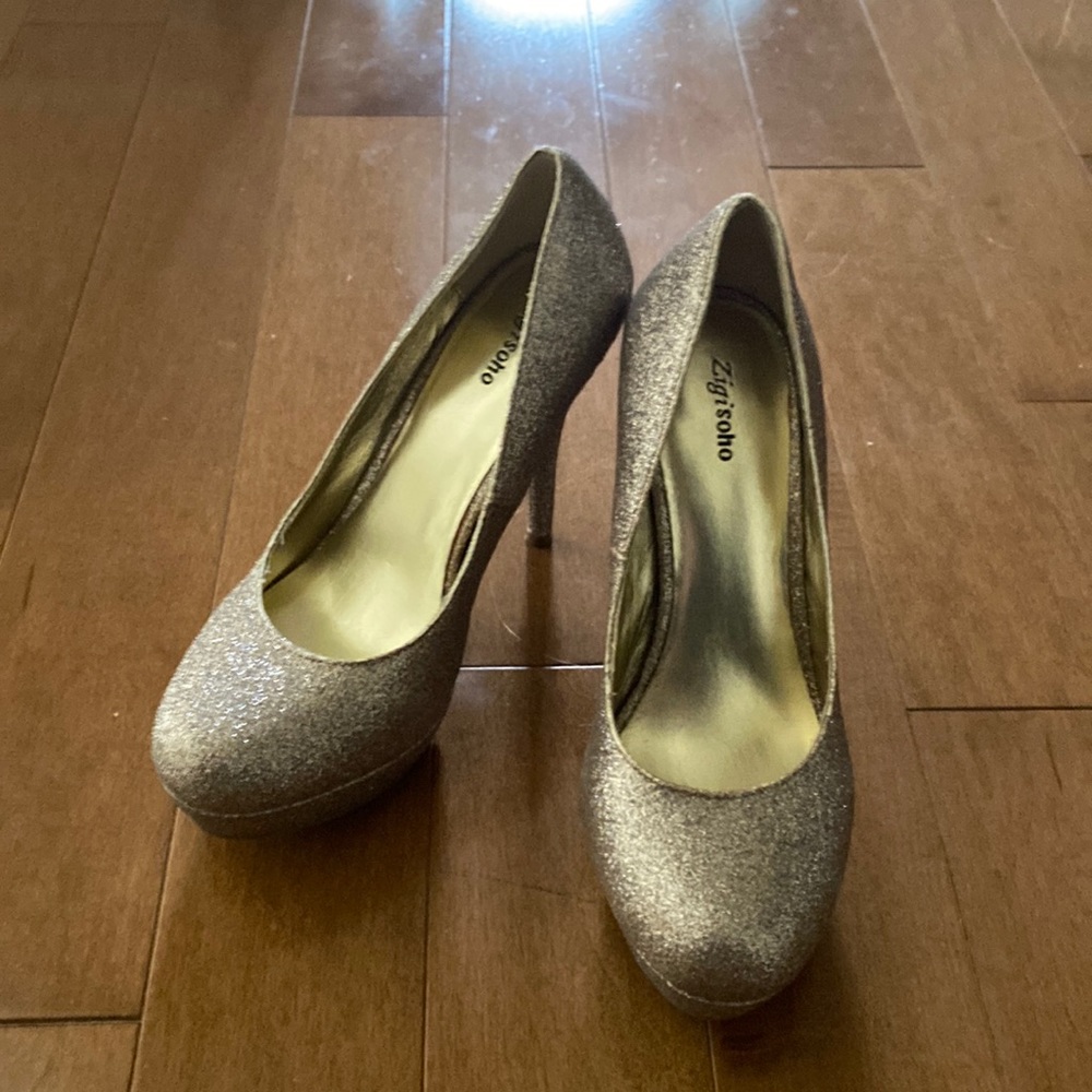 Zigi Soho gold stilettos